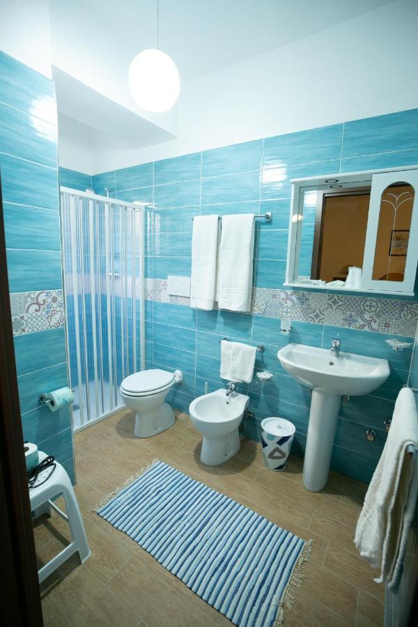 Hotel La Riva جيارديني ناكسوس المظهر الخارجي الصورة