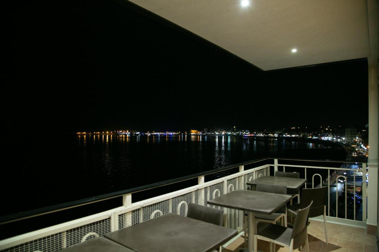 Hotel La Riva جيارديني ناكسوس المظهر الخارجي الصورة