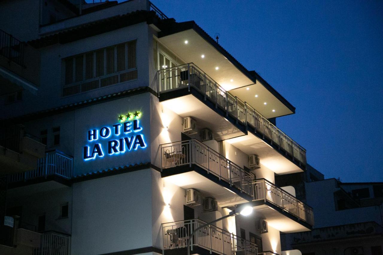 Hotel La Riva جيارديني ناكسوس المظهر الخارجي الصورة