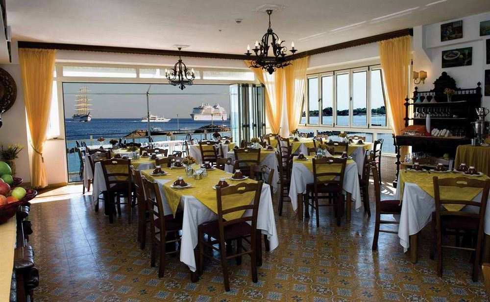 Hotel La Riva جيارديني ناكسوس المظهر الخارجي الصورة