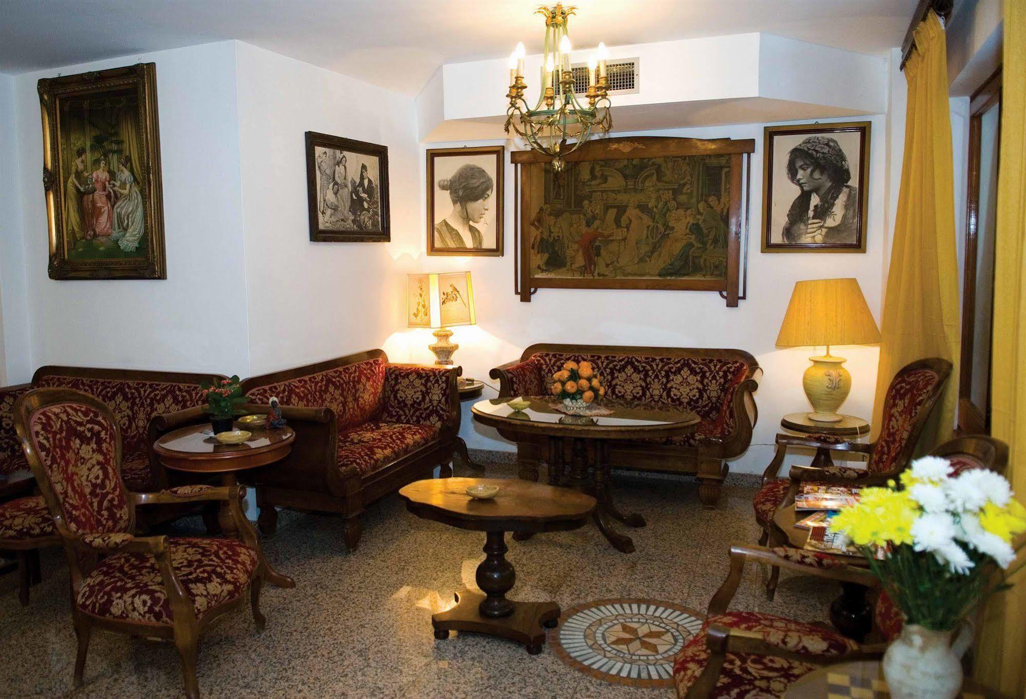 Hotel La Riva جيارديني ناكسوس المظهر الخارجي الصورة